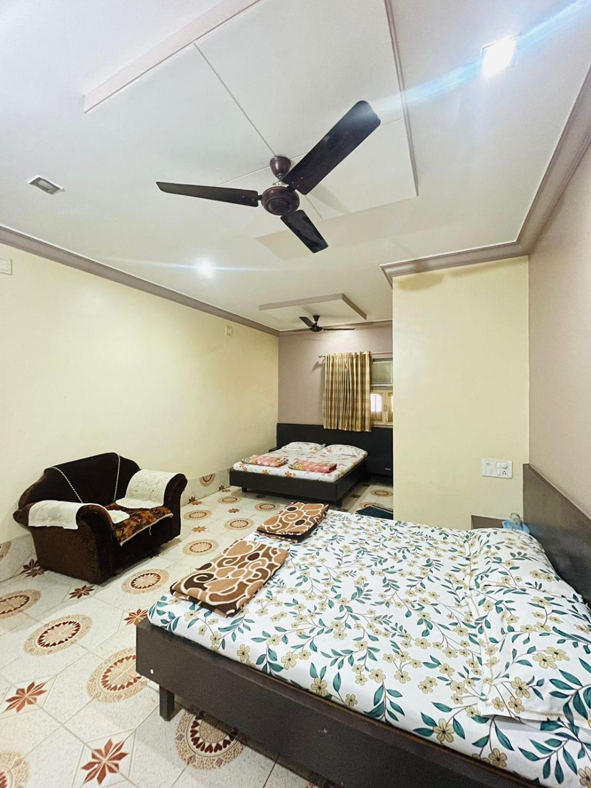 Hotel Rajdhani And Guest House Gujarat - Best Family Hotel In Halol Near Pavagadh And Halol Gidc Esterno foto