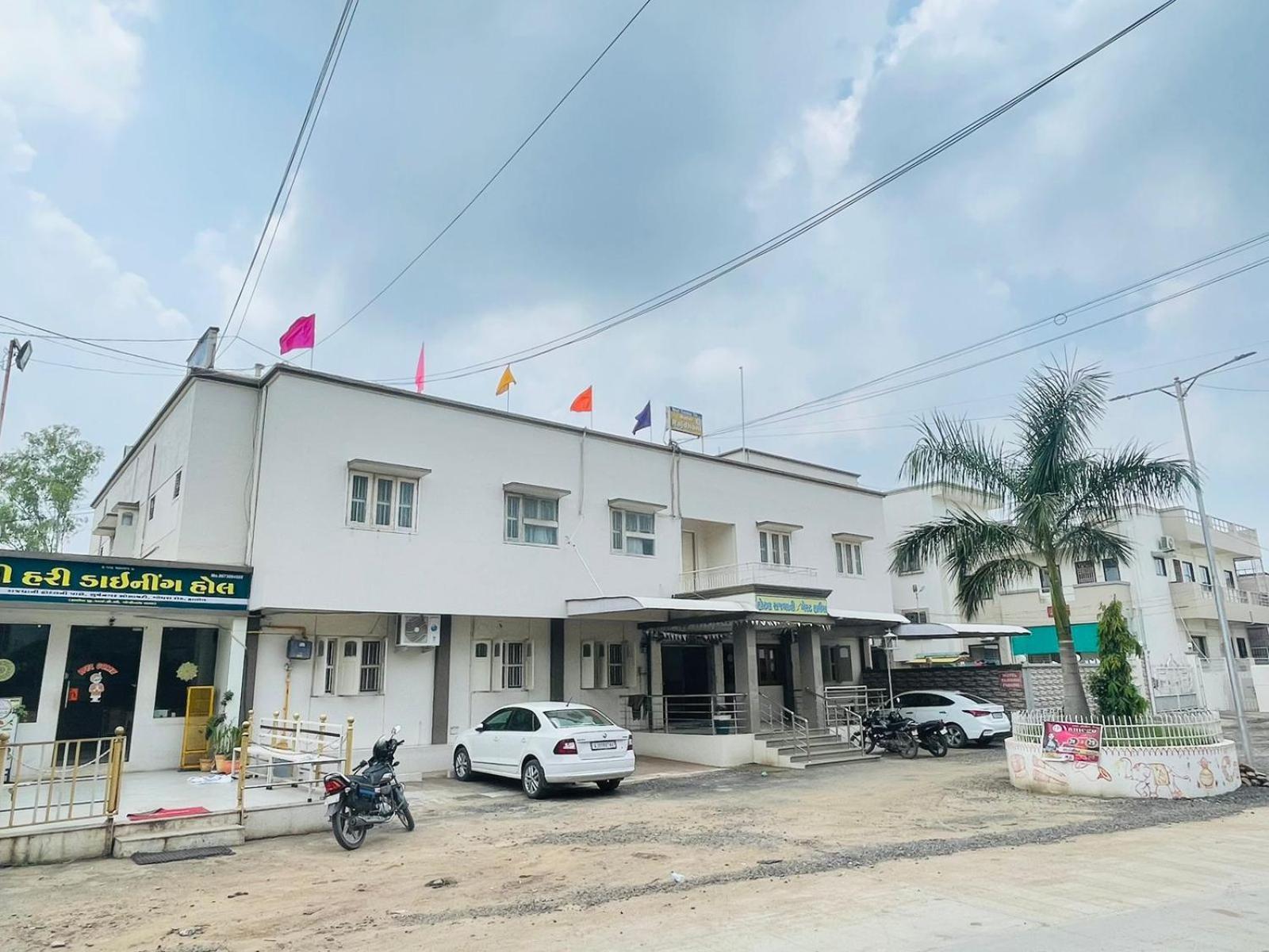Hotel Rajdhani And Guest House Gujarat - Best Family Hotel In Halol Near Pavagadh And Halol Gidc Esterno foto