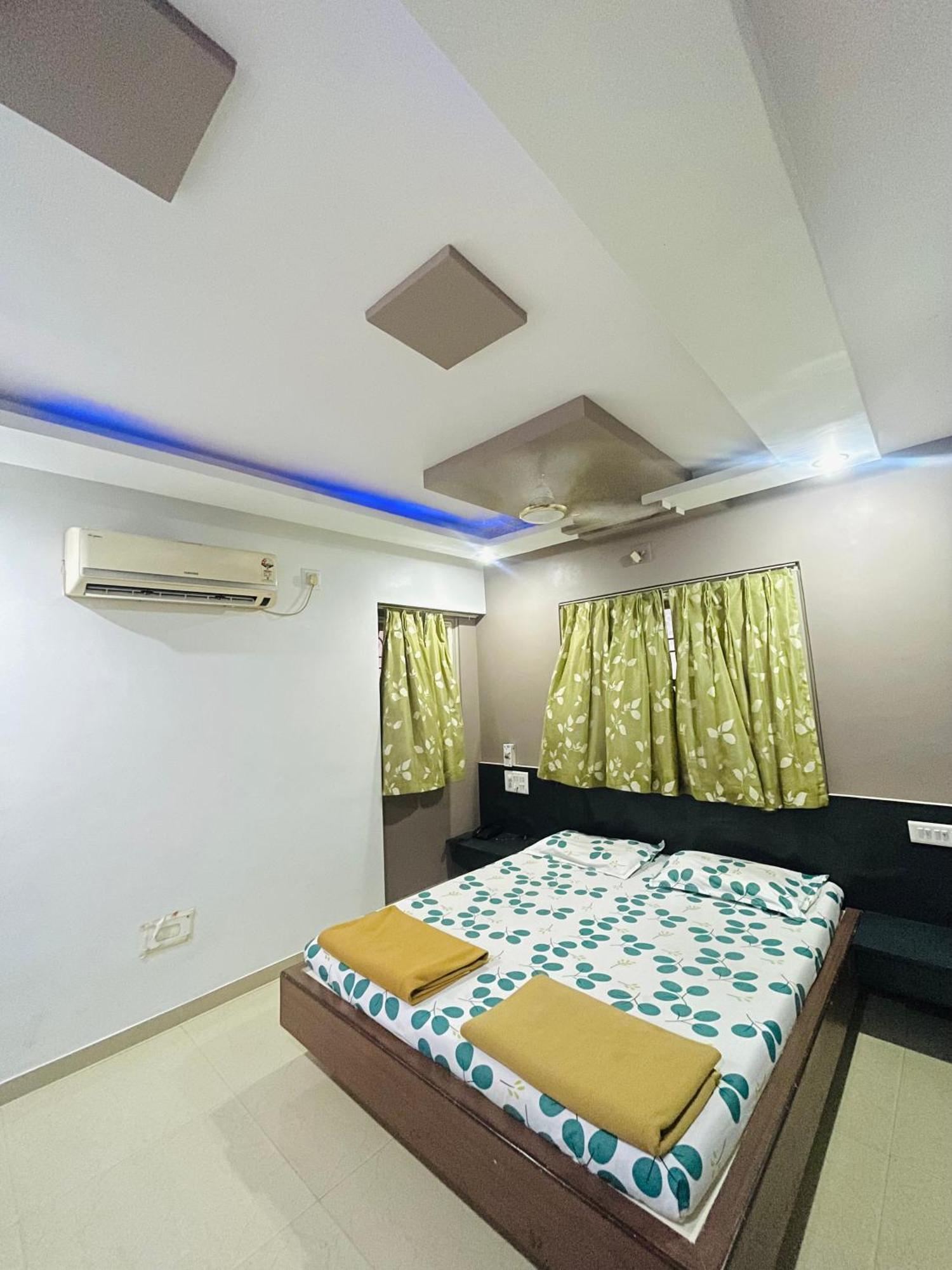 Hotel Rajdhani And Guest House Gujarat - Best Family Hotel In Halol Near Pavagadh And Halol Gidc Esterno foto