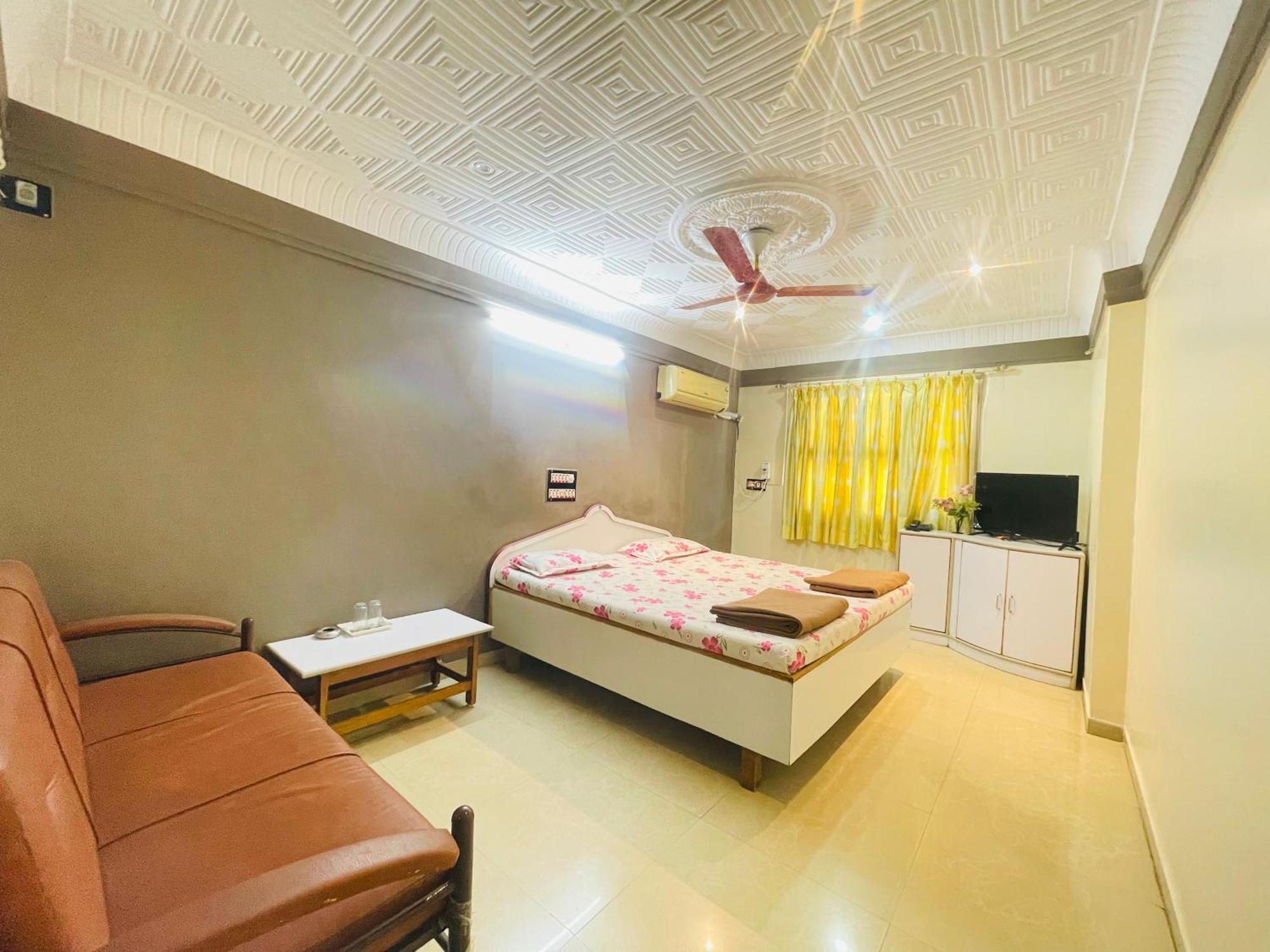 Hotel Rajdhani And Guest House Gujarat - Best Family Hotel In Halol Near Pavagadh And Halol Gidc Esterno foto