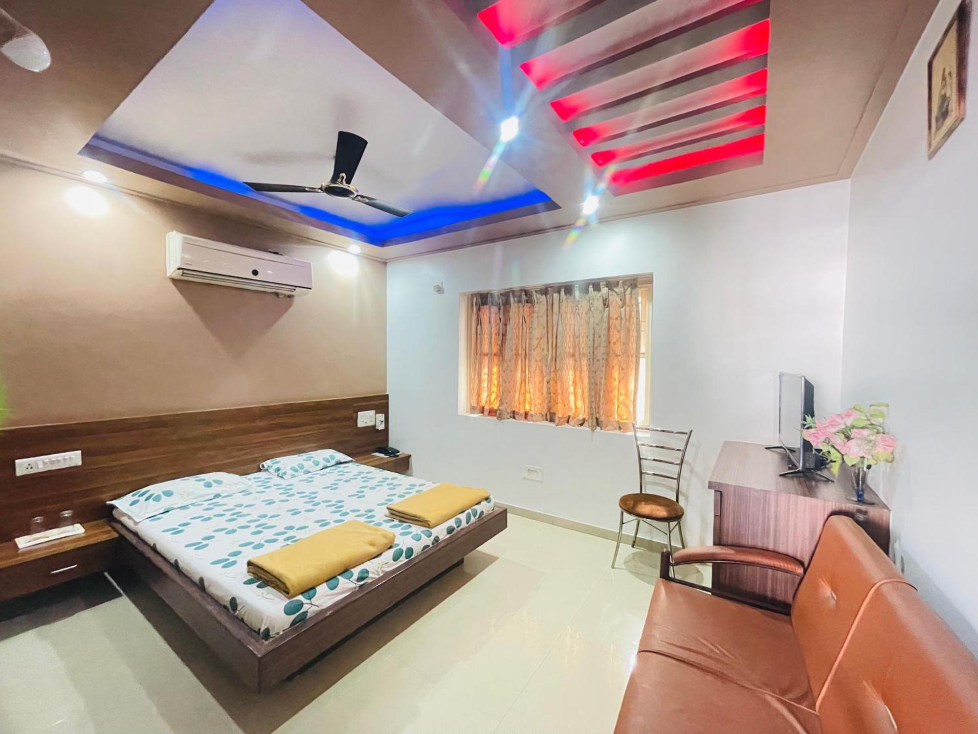 Hotel Rajdhani And Guest House Gujarat - Best Family Hotel In Halol Near Pavagadh And Halol Gidc Esterno foto